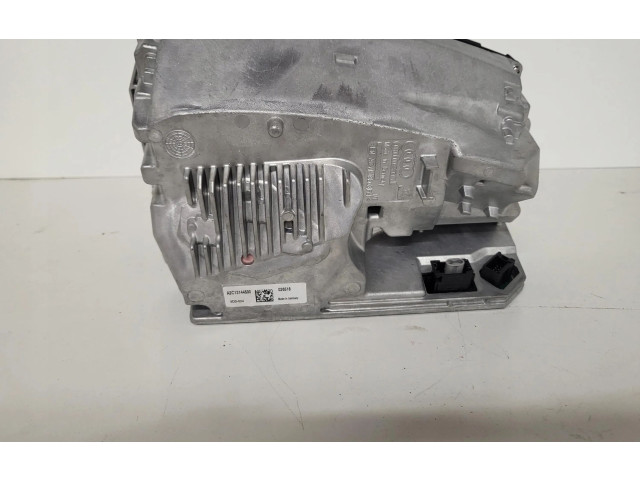 Дисплей       Audi e-tron