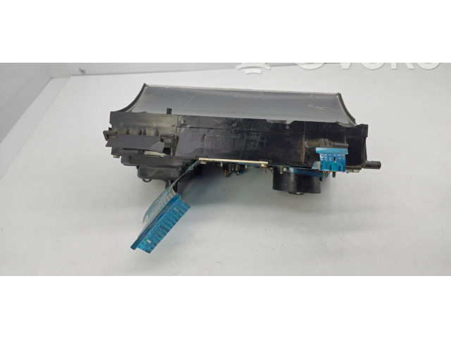 Přístrojová deska Volkswagen PASSAT B2 1987