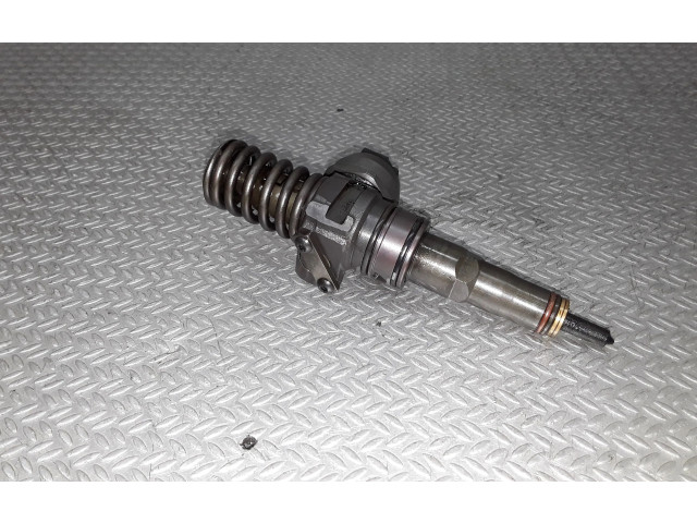 Форсунка 038130073AG Skoda Octavia Mk2 (1Z) BXE