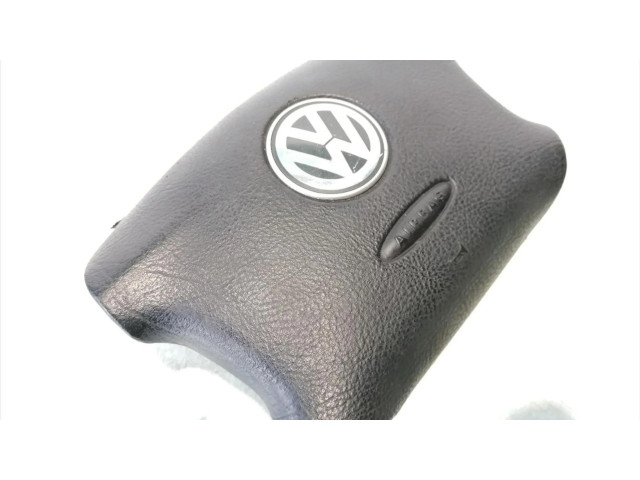 Подушка безопасности водителя 3B0880201BM Volkswagen Golf Cross