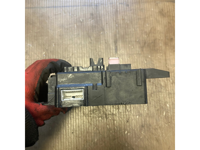 Блок предохранителей 8637A319, L8637002A Mitsubishi Outlander