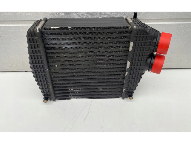 Интеркулер 670035636, 670035636 Maserati Ghibli