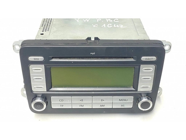 Радио/ проигрыватель CD/DVD / навигация