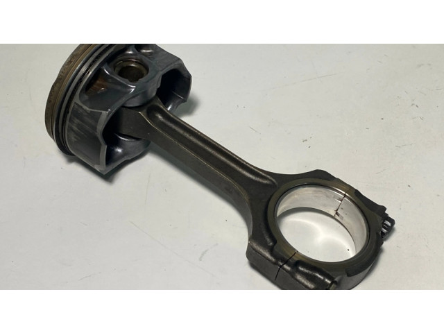 Píst CR3Z6200B, CR3Z6108B Ford Mustang V pro benzínový motor 5.0