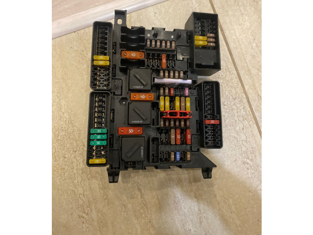 Pojistková skříňka 9270354, 9270356 BMW 2 F45 2015