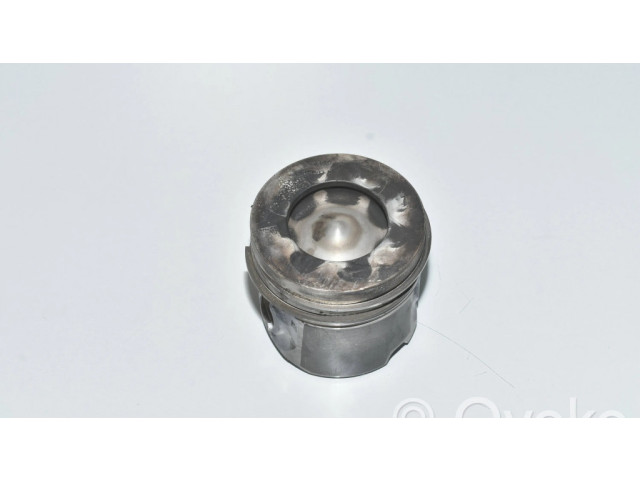 Píst 7805331, 11257805331 BMW 7 F01 F02 F03 F04 pro naftový motor 2.0