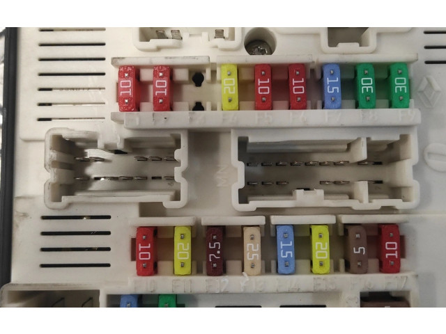 Pojistková skříňka Řídící jednotka BSM 284B60168R, 519331E01   Renault Megane III 2011