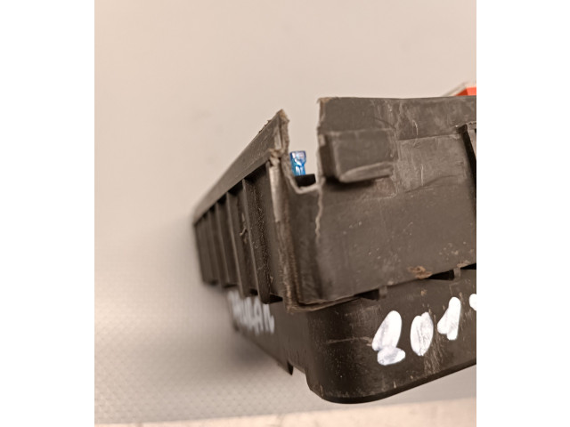 Блок предохранителей  1K0937125D, 01718307   Volkswagen Touran II    