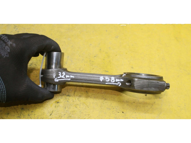  Поршень с шатуном    Jeep Cherokee III KJ  