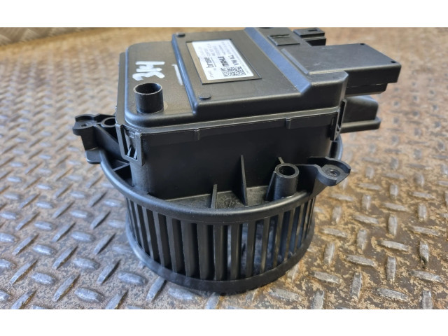 Вентилятор печки 4M1820021A Audi Q5 SQ5