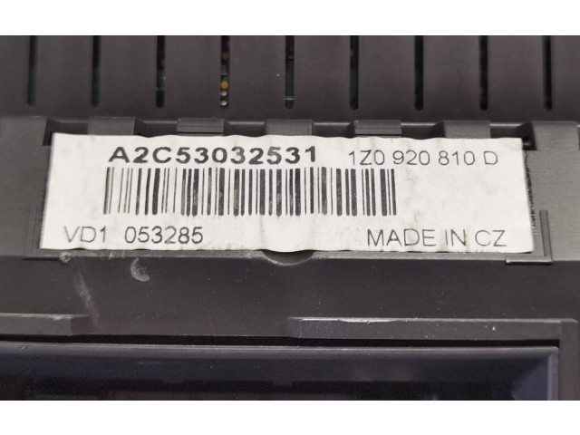 Панель приборов 1Z0920810D Skoda Octavia Mk2 (1Z)