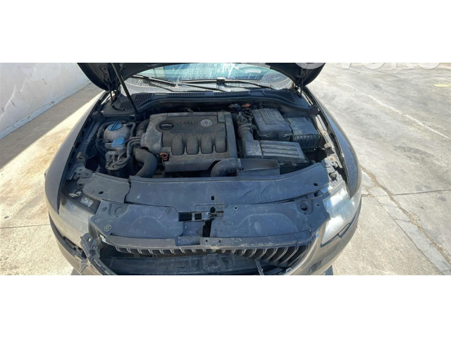 Блок предохранителей Skoda Superb B6 (3T)