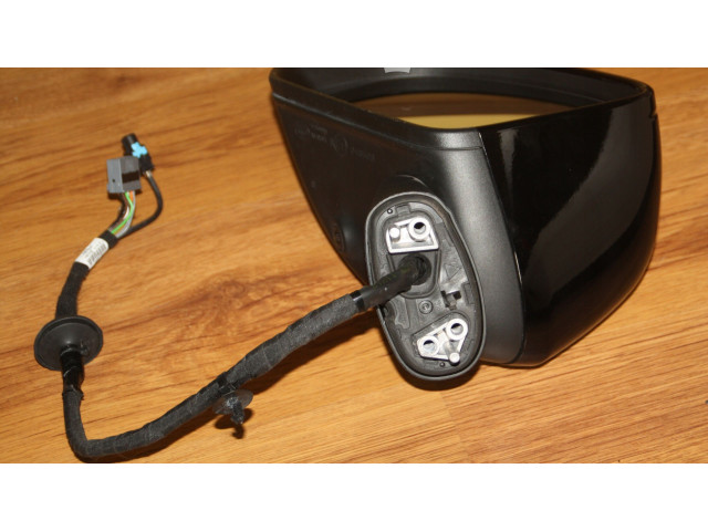 Зеркало электрическое Volvo XC40 - года