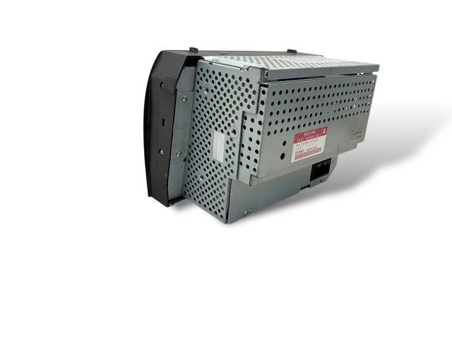 Радио/ проигрыватель CD/DVD / навигация