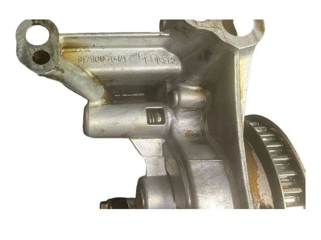 Масляный насос 03L115105C Volkswagen Caddy