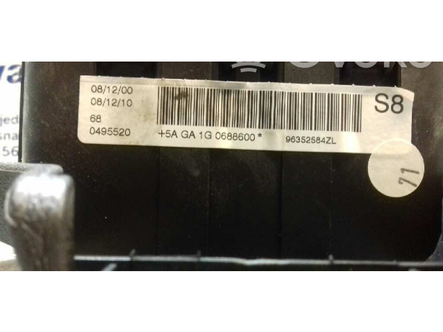 Подушка безопасности водителя 96352584ZL, 0688600   Citroen Saxo