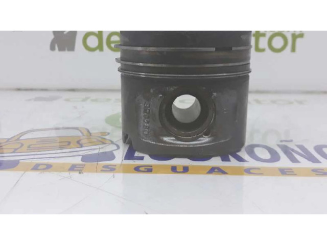 Píst 11257803033 BMW 1 E81 E87 2.0