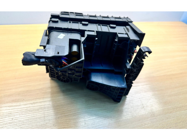 Блок предохранителей 1K0937132F Volkswagen Golf Plus