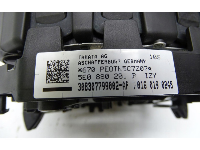 Подушка безопасности водителя 5E0880201B Skoda Octavia Mk3 (5E)