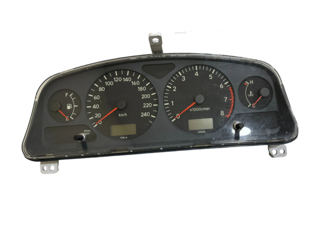 Přístrojová deska Toyota Avensis T220 2000 8380005230, 00395694001