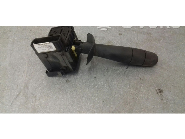 Ручка стеклоочистителей 93856810E   Renault Trafic I