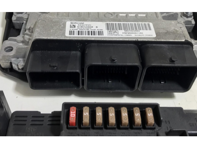 Комплект блоков управления 9801622880, 9801622880   Peugeot 2008 I