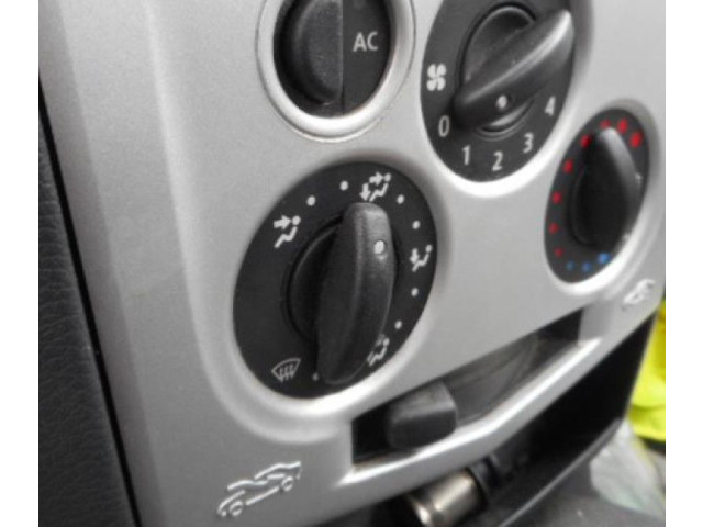 Ручка стеклоочистителей    Dacia Logan I