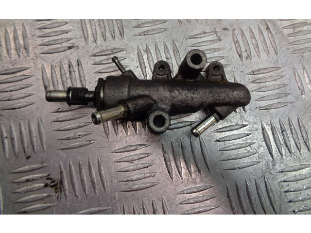 Vstřikovací lišta Opel Zafira B