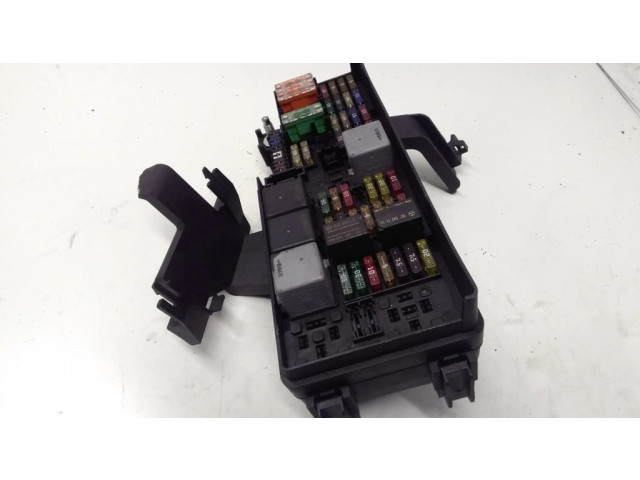 Pojistková skříňka A1645400272 Mercedes-Benz R W251 2006