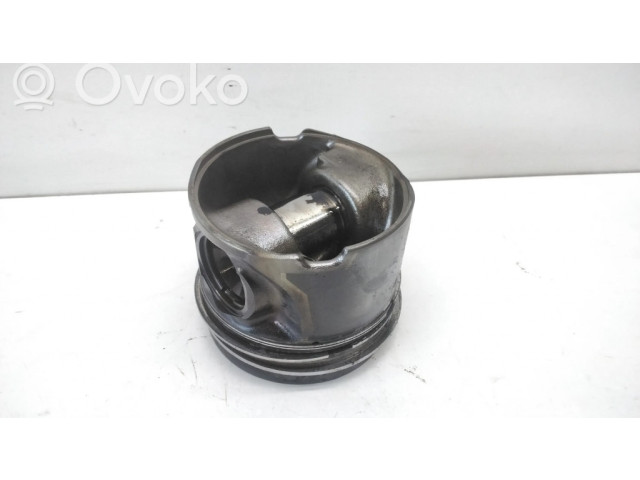 Píst 84L107 BMW 5 E60 E61 pro naftový motor 3.0