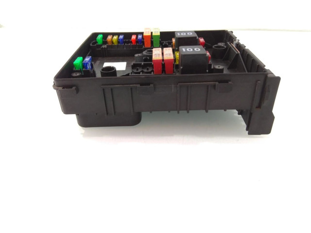 Блок предохранителей 1K0937118   Skoda Yeti (5L)    