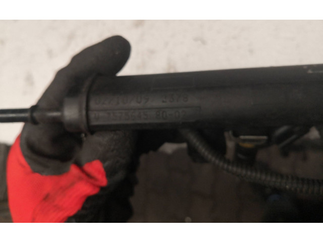 Vstřikovač v7575645 Peugeot 207