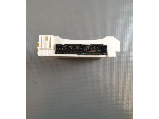 Pojistková skříňka Řídící jednotka BSM 8273042890 Toyota RAV 4 (XA50) 2020