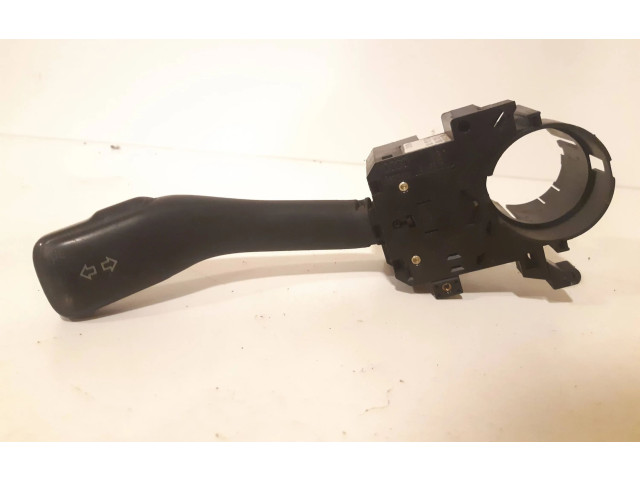 Ручка стеклоочистителей 8L0953513 Audi A3 S3 8L