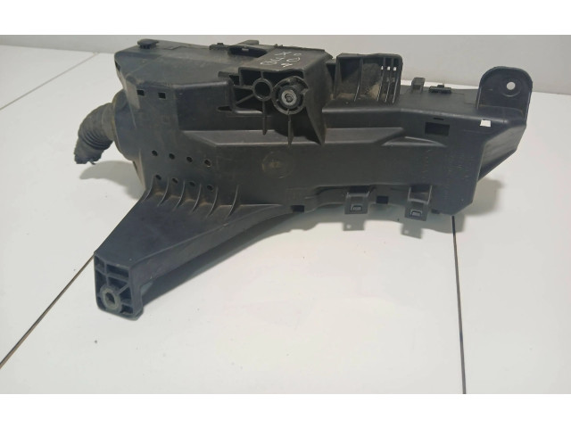 Блок предохранителей  9494210   Volvo XC90    