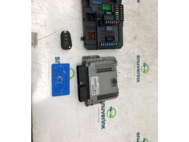 Řídící jednotka 9807054180, 9806460480 Peugeot 308 2015