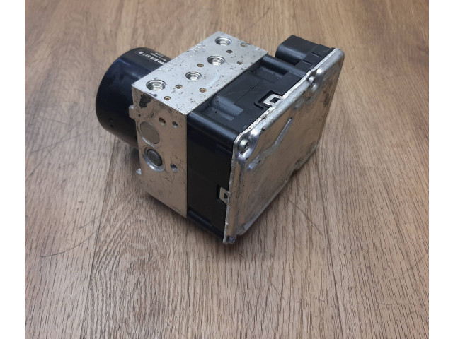 Jednotka ABS 7P0614517R Volkswagen Touareg II 2015