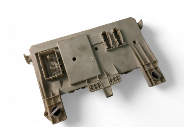 Pojistková skříňka 30728906 Volvo S40 2006