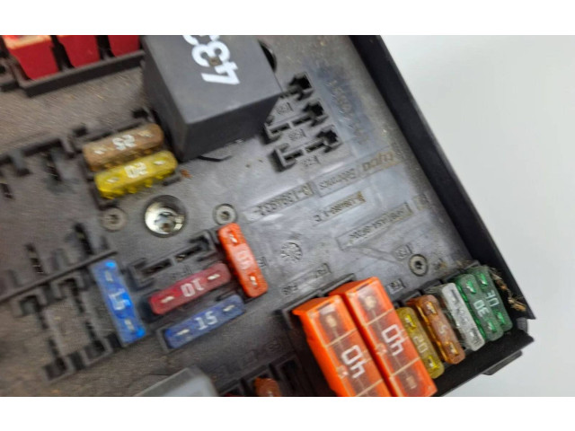 Блок предохранителей 1K0937124H   Audi A3 S3 8L    