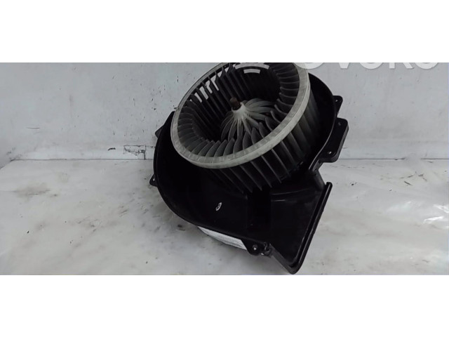 Вентилятор печки 6R1819015A Skoda Roomster (5J) 2006 - 2015 года