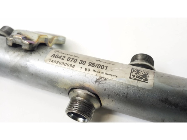 Vstřikovací lišta A6420703095 Mercedes-Benz E C207 W207 pro naftový motor 3.0 OM 642.838