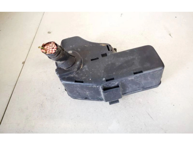 Блок предохранителей     Volvo S70  V70  V70 XC    