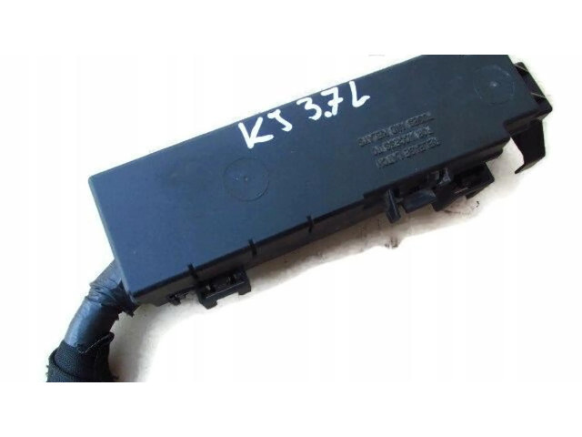 Блок предохранителей     Jeep Cherokee III KJ    