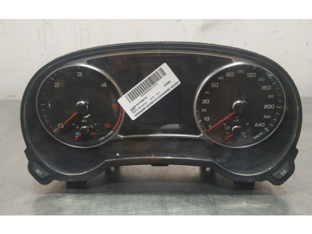 Панель приборов    Audi A1       