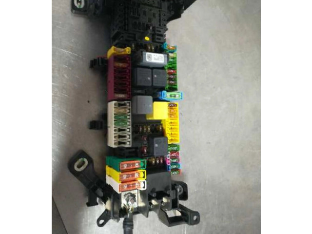 Блок предохранителей A2465400040, A2465400040   Mercedes-Benz A W176    