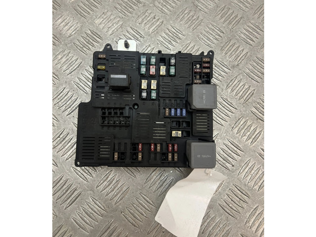 Блок предохранителей 31473588   Volvo XC90    