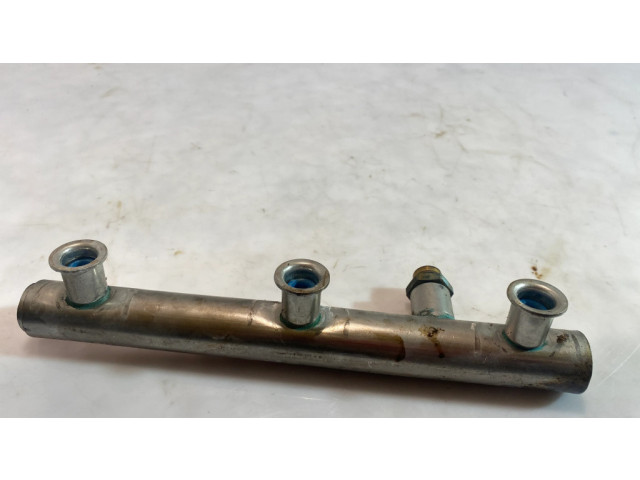 Топливная рампа 06E130090F   Audi A4 S4 B8 8K 3.2  для двигателя cala