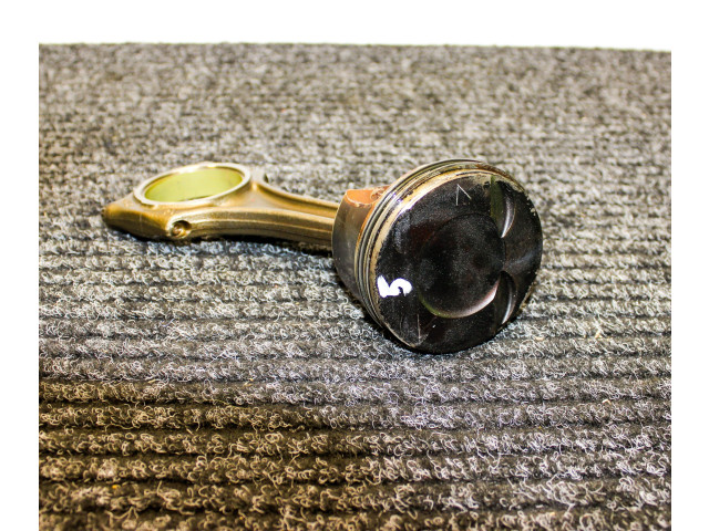 Píst 06M100C Audi Q5 SQ5 CWGD