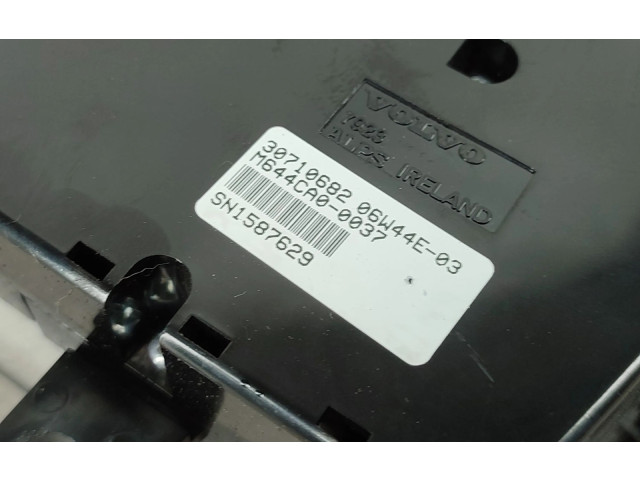 Блок управления климат-контролем 30710682, M644CA00037 Volvo XC90