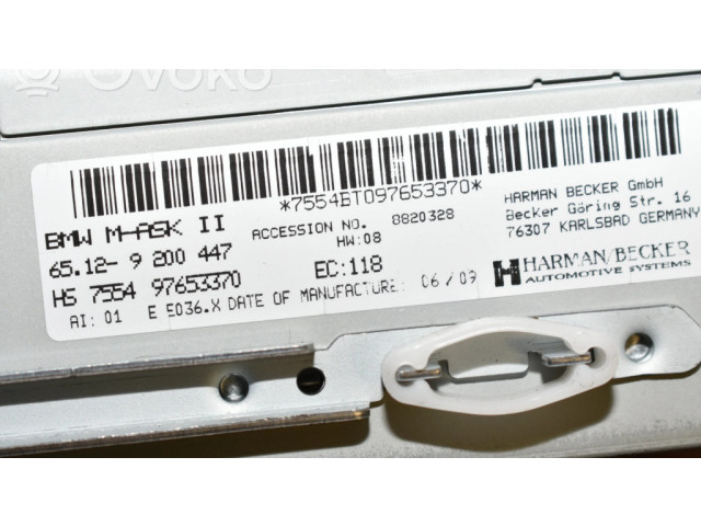 Радио/ проигрыватель CD/DVD / навигация